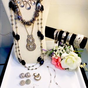 Very nice silver and black jewelry lot